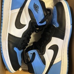 Nike Women's Shoes - Black, White, and Blue